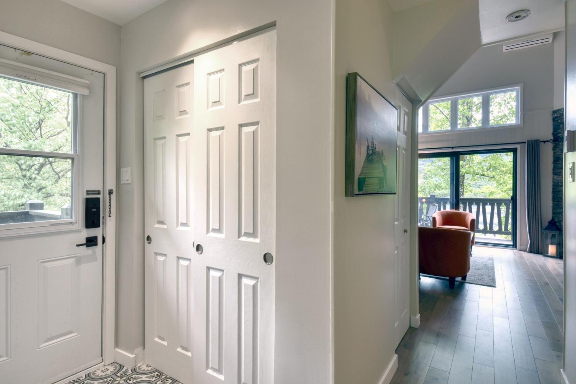 Stunning Condo - View On Lake Tremblant & Mountain Mont-Tremblant Exterior foto